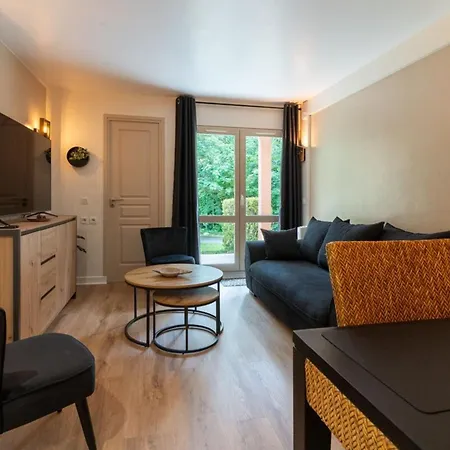 Beautiful Flat With Swimming Pool Tennis Court And Private Car Parking 09 Le Touquet Exterior photo