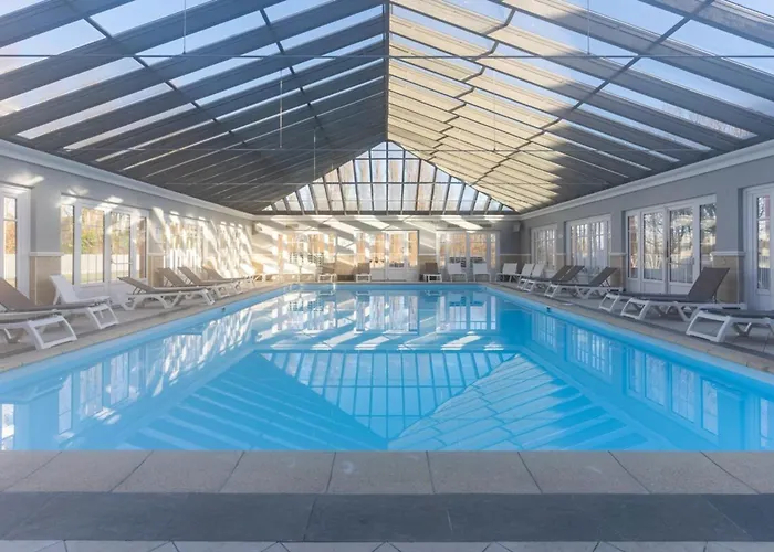 Beautiful Flat With Swimming Pool Tennis Court And Private Car Parking 09