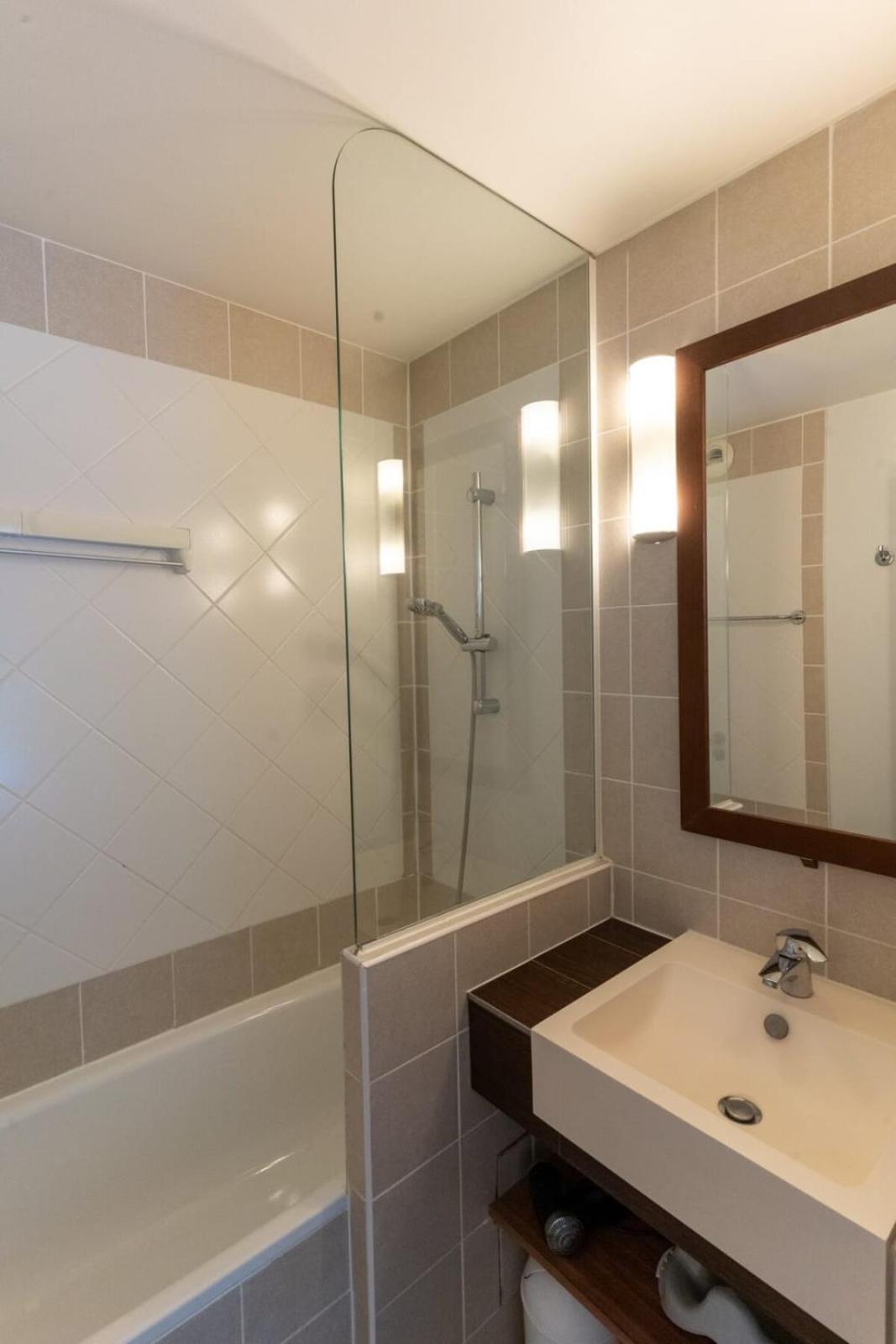 Beautiful Flat With Swimming Pool Tennis Court And Private Car Parking 09 Le Touquet