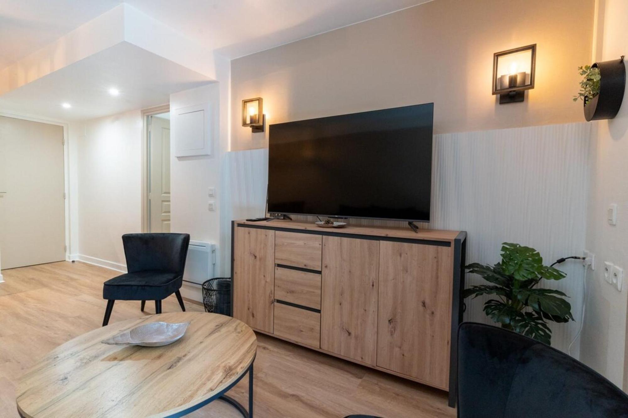 Appartement Beautiful Flat With Swimming Pool Tennis Court And Private Car Parking 09 *